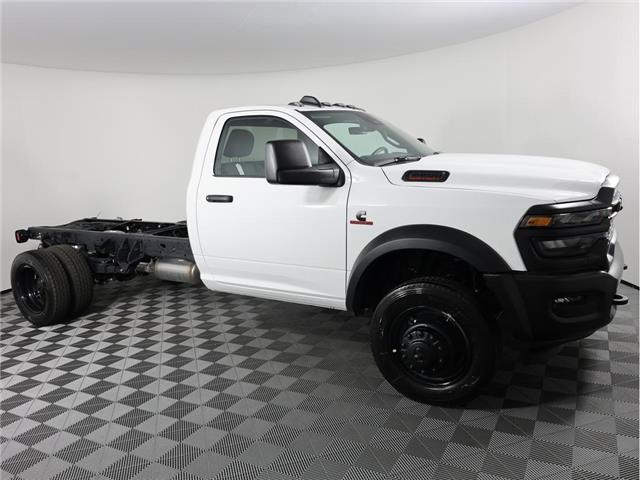 2026 RAM 5500 Chassis Tradesman/Big Horn (Stk: 26T039) in Calgary - Image 5 of 16 2026 RAM 5500 Chassis Tradesman/Big Horn (Stk: 26T039) in Calgary - Image 5 of 16