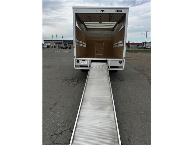 2026 Ford E-450 Cutaway Base (Stk: 26AF0466) in Airdrie - Image 9 of 9
