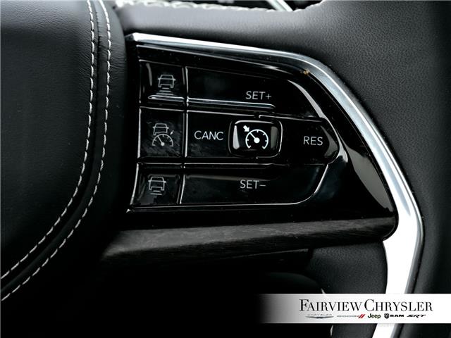 2022 Jeep Grand Cherokee 4xe Overland (Stk: U21309) in Burlington - Image 25 of 36