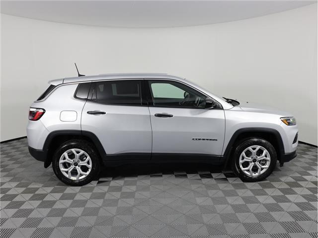 2026 Jeep Compass Sport (Stk: 26J009) in Calgary - Image 5 of 17