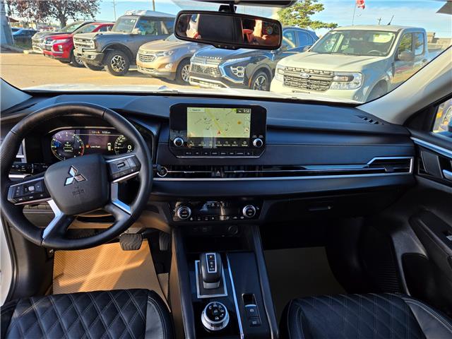 2023 Mitsubishi Outlander SEL (Stk: 8880) in Calgary - Image 15 of 25 2023 Mitsubishi Outlander SEL (Stk: 8880) in Calgary - Image 15 of 25