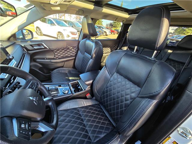2023 Mitsubishi Outlander SEL (Stk: 8880) in Calgary - Image 17 of 25 2023 Mitsubishi Outlander SEL (Stk: 8880) in Calgary - Image 17 of 25