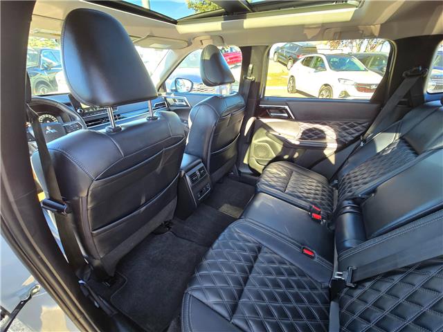 2023 Mitsubishi Outlander SEL (Stk: 8880) in Calgary - Image 18 of 25 2023 Mitsubishi Outlander SEL (Stk: 8880) in Calgary - Image 18 of 25