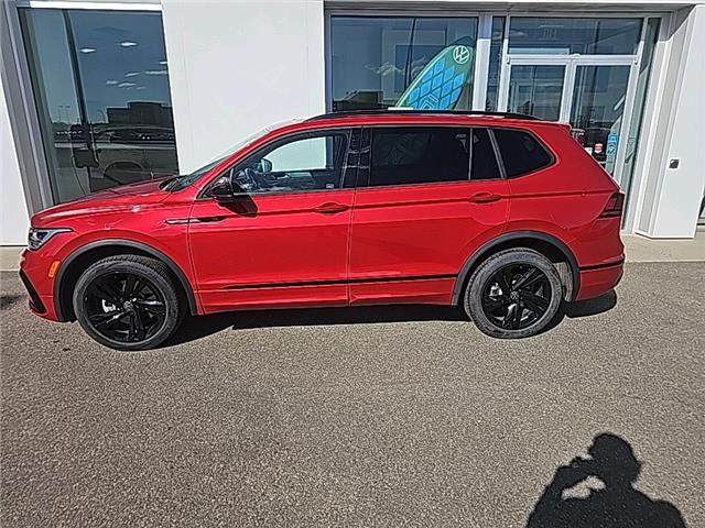2024 Volkswagen Tiguan Comfortline R-Line Black Edition (Stk: U1342) in Lethbridge - Image 2 of 25