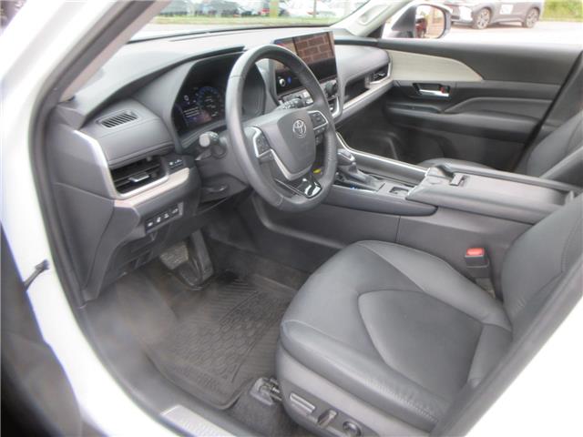 2024 Toyota Grand Highlander Hybrid Limited (Stk: 25431A) in Peterborough - Image 11 of 32