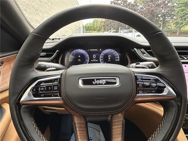 2025 Jeep Grand Cherokee Summit (Stk: 25-0151) in Toronto - Image 11 of 18