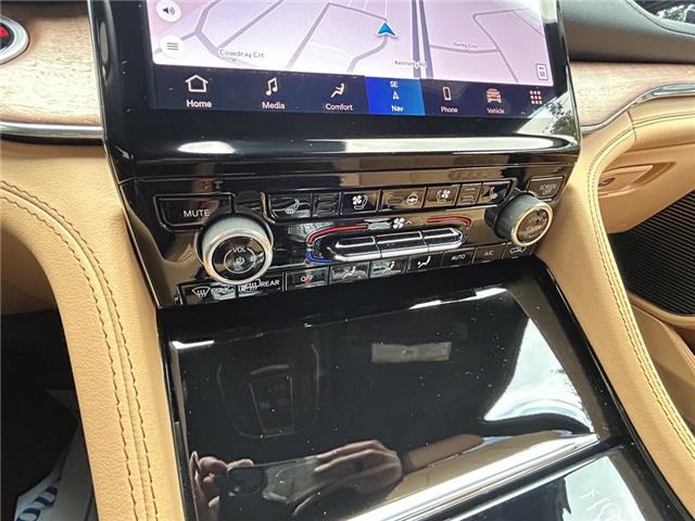 2025 Jeep Grand Cherokee Summit (Stk: 25-0151) in Toronto - Image 13 of 18