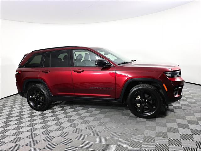 2023 Jeep Grand Cherokee Laredo (Stk: B19943) in Calgary - Image 5 of 22