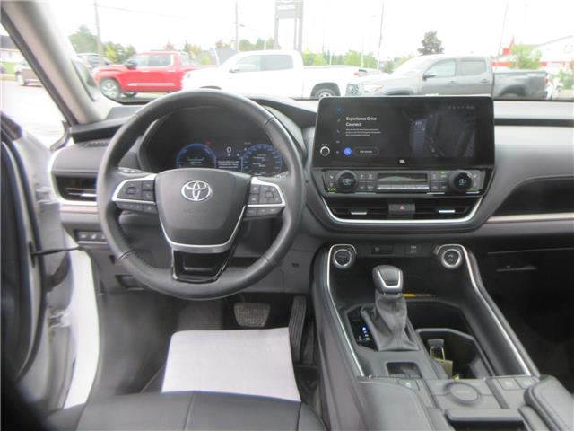 2024 Toyota Grand Highlander Hybrid Limited (Stk: 25431A) in Peterborough - Image 18 of 32