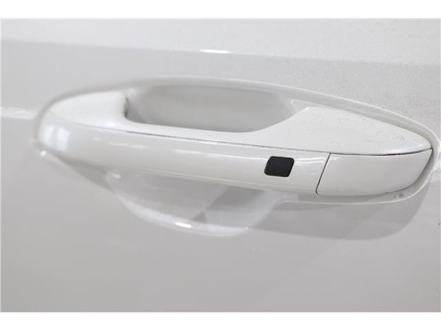 2026 Kia Sorento Plug-In Hybrid EX (Stk: 26564) in Edmonton - Image 9 of 27 2026 Kia Sorento Plug-In Hybrid EX (Stk: 26564) in Edmonton - Image 9 of 27