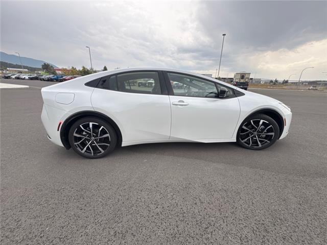 2026 Toyota Prius Plug-In Hybrid XSE Premium (Stk: 3059155) in Cranbrook - Image 6 of 20