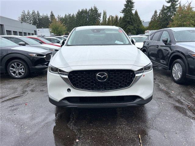 2025 Mazda CX-5  (Stk: 748462) in Surrey - Image 2 of 5
