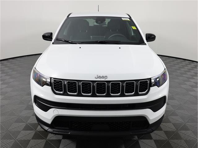 2026 Jeep Compass Sport (Stk: 26J001) in Calgary - Image 2 of 16