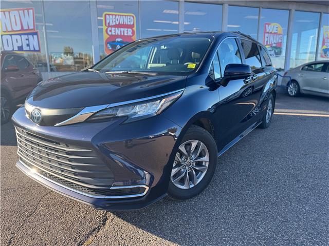 2022 Toyota Sienna XLE 8-Passenger (Stk: P7626) in Pembroke - Image 1 of 25
