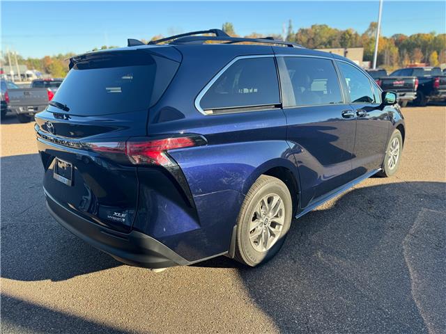 2022 Toyota Sienna XLE 8-Passenger (Stk: P7626) in Pembroke - Image 7 of 25