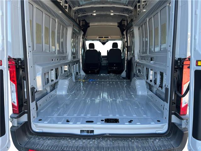 2025 Ford Transit-350 Cargo Base (Stk: 12039) in Golden - Image 13 of 17