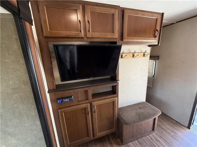 2016 Travel Trailer JAYCO (Stk: U10991) in London - Image 13 of 34 2016 Travel Trailer JAYCO (Stk: U10991) in London - Image 13 of 34