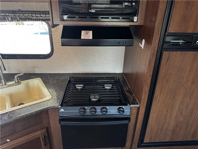 2016 Travel Trailer JAYCO (Stk: U10991) in London - Image 23 of 34 2016 Travel Trailer JAYCO (Stk: U10991) in London - Image 23 of 34