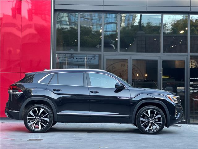 2025 Volkswagen Atlas Cross Sport 2.0 TSI Execline (Stk: 397U) in Toronto - Image 2 of 22
