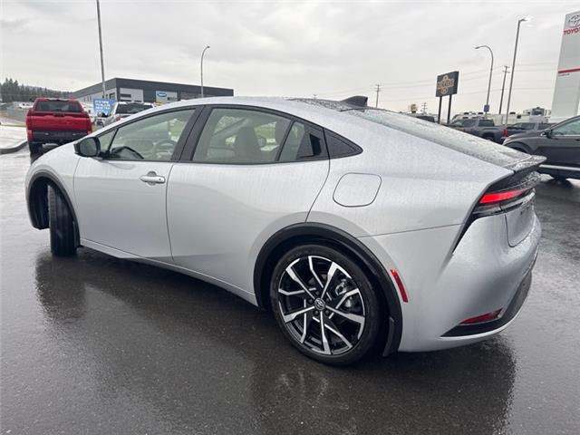 2026 Toyota Prius Plug-In Hybrid XSE (Stk: 3059229) in Cranbrook - Image 3 of 18