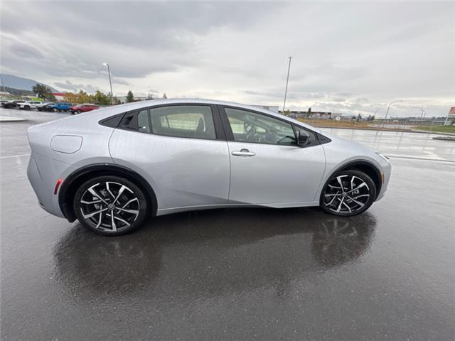 2026 Toyota Prius Plug-In Hybrid XSE (Stk: 3059229) in Cranbrook - Image 6 of 18