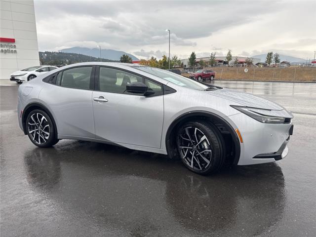 2026 Toyota Prius Plug-In Hybrid XSE (Stk: 3059229) in Cranbrook - Image 7 of 18