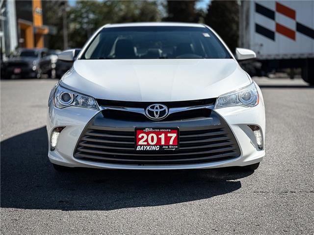 2017 Toyota Camry XLE (Stk: 8625A) in Hamilton - Image 2 of 24