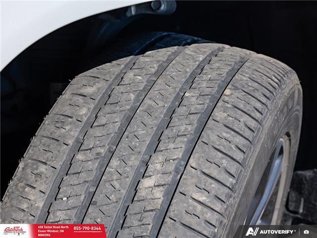 2022 Jeep Grand Cherokee L Overland (Stk: 251981) in Essex-Windsor - Image 8 of 31