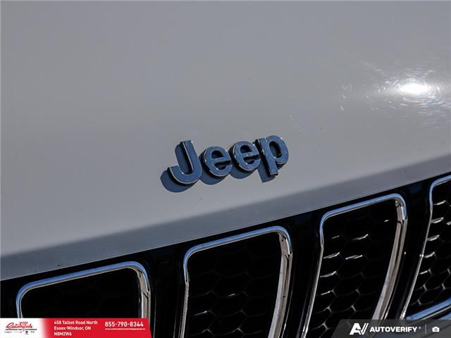 2022 Jeep Grand Cherokee L Overland (Stk: 251981) in Essex-Windsor - Image 11 of 31