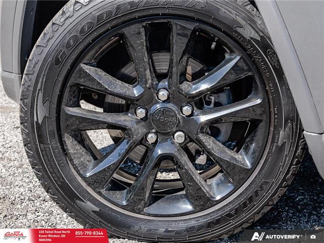 2020 Jeep Grand Cherokee Laredo (Stk: 62511) in Essex-Windsor - Image 7 of 31