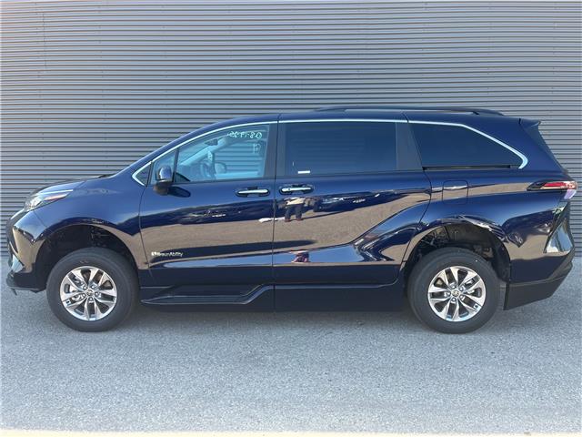 2025 Toyota Sienna XLE 8-Passenger (Stk: MU2385) in London - Image 3 of 18