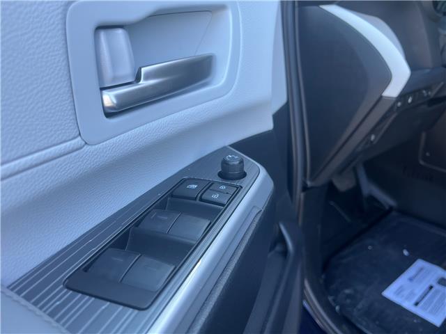 2025 Toyota Sienna XLE 8-Passenger (Stk: MU2385) in London - Image 15 of 18