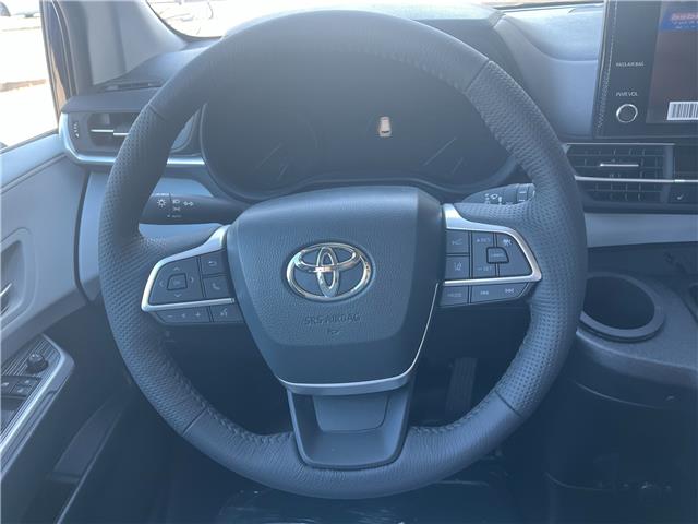 2025 Toyota Sienna XLE 8-Passenger (Stk: MU2385) in London - Image 14 of 18