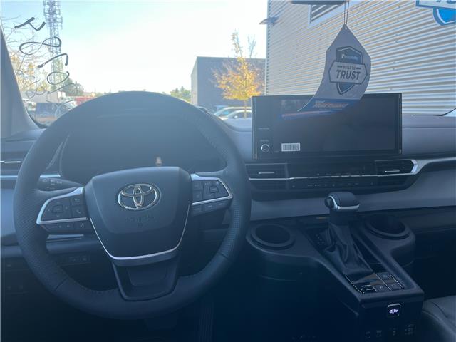 2025 Toyota Sienna XLE 8-Passenger (Stk: MU2385) in London - Image 12 of 18