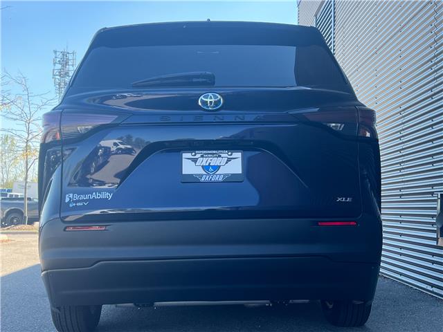 2025 Toyota Sienna XLE 8-Passenger (Stk: MU2385) in London - Image 5 of 18