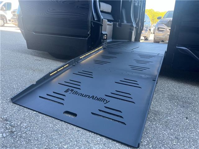 2025 Toyota Sienna XLE 8-Passenger (Stk: MU2385) in London - Image 18 of 18