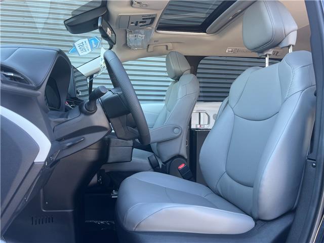 2025 Toyota Sienna XLE 8-Passenger (Stk: MU2385) in London - Image 8 of 18