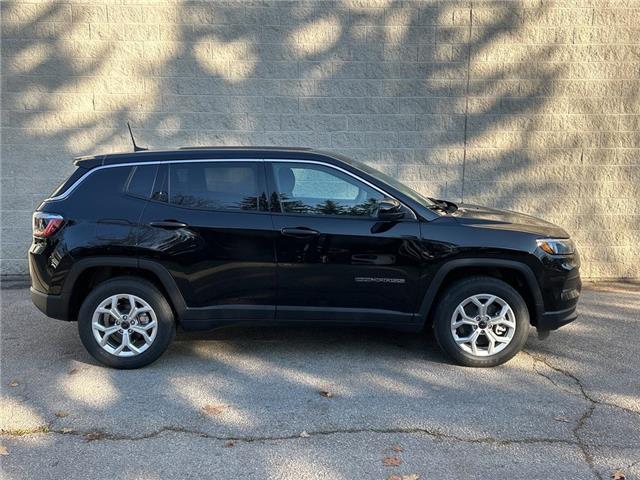 2025 Jeep Compass Sport (Stk: 25-0027) in Toronto - Image 3 of 15