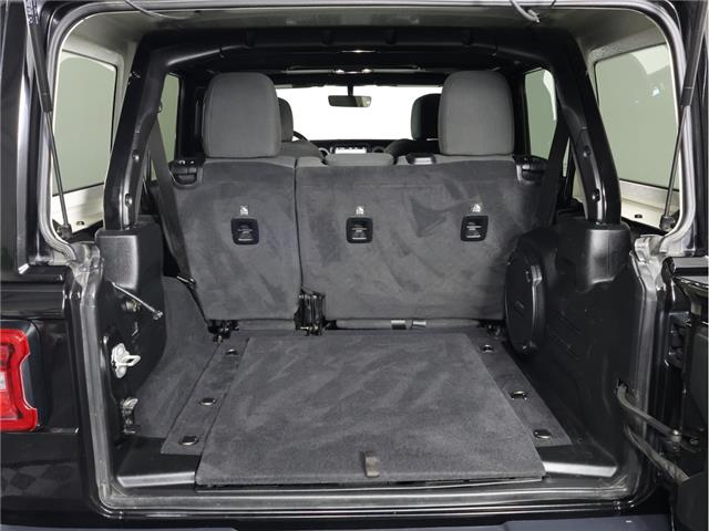 2020 Jeep Wrangler Unlimited Sahara (Stk: 25J162B) in Calgary - Image 11 of 24