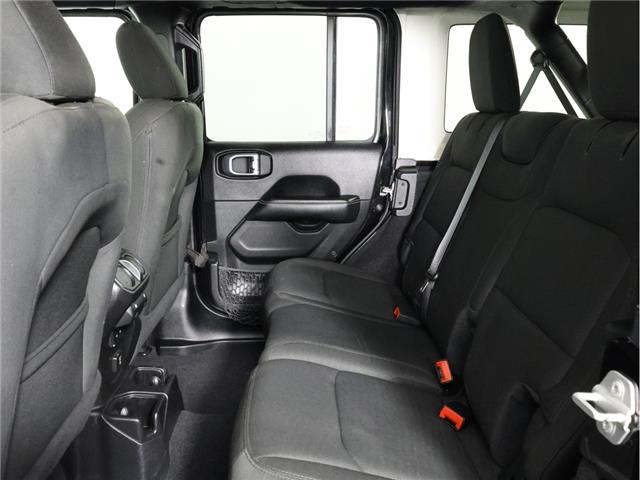 2020 Jeep Wrangler Unlimited Sahara (Stk: 25J162B) in Calgary - Image 13 of 24