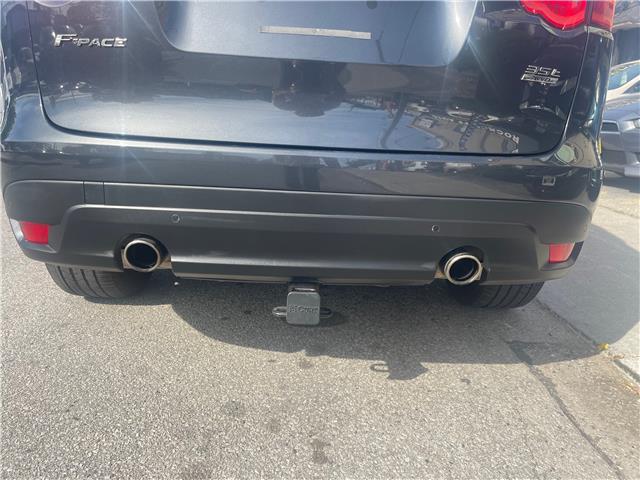 2017 Jaguar F-PACE 35t Prestige (Stk: J069668) in Scarborough - Image 9 of 27