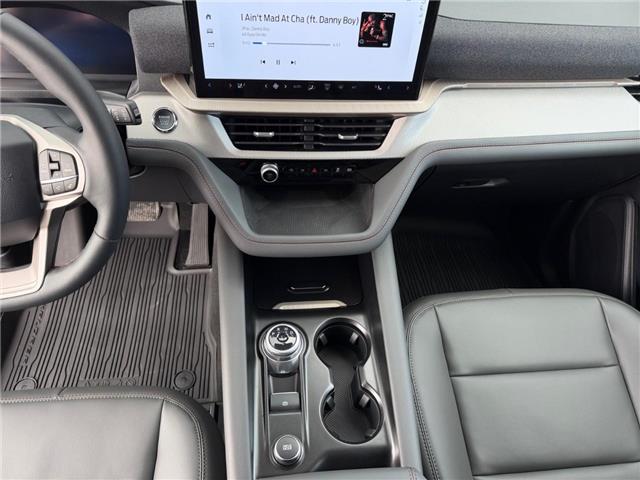 2025 Ford Explorer Active (Stk: 15209) in Golden - Image 12 of 17