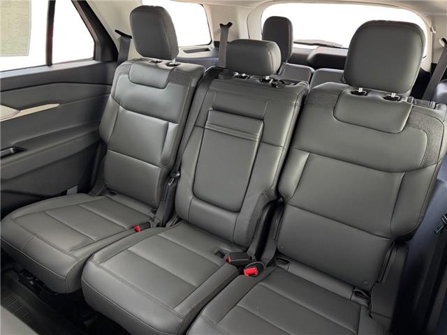 2025 Ford Explorer Active (Stk: 15209) in Golden - Image 14 of 17