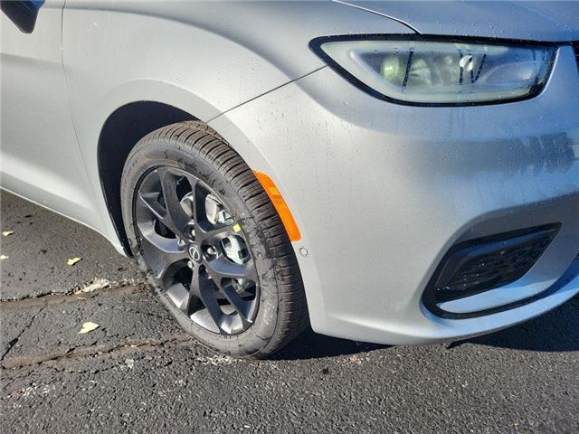 2026 Chrysler Pacifica Limited (Stk: 260045) in Windsor - Image 10 of 26