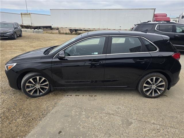 2020 Hyundai Elantra GT Luxury in Saskatoon - Image 4 of 13