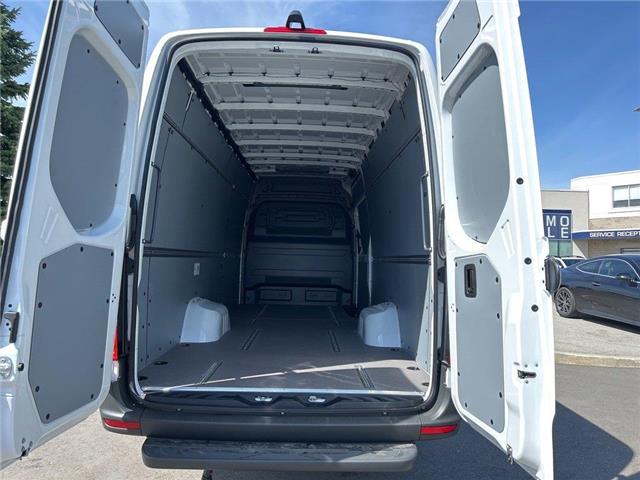 2025 Mercedes-Benz Sprinter 3500 High Roof 4-Cyl Diesel HO (Stk: 25SP040) in Innisfil - Image 15 of 16