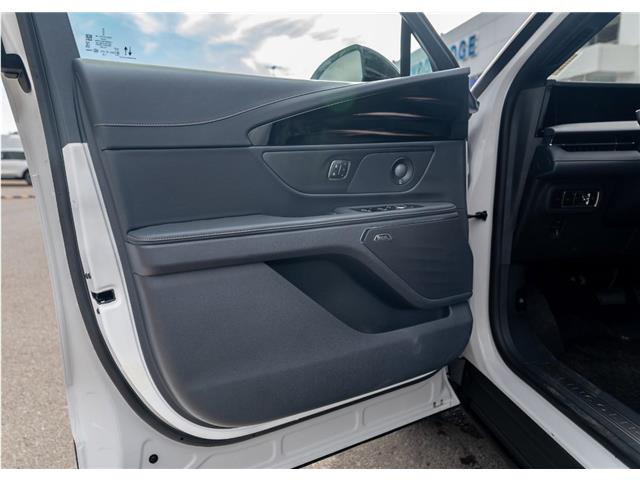 2025 Lincoln Nautilus Premiere (Stk: S-2016) in Calgary - Image 12 of 23