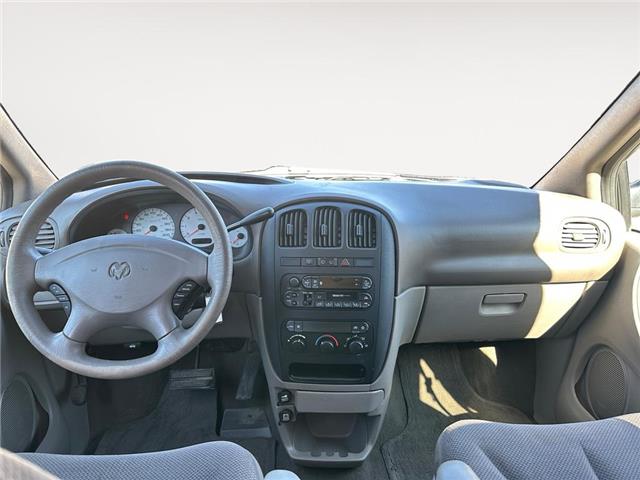2001 Dodge Caravan SE (Stk: BP3055) in Saskatoon - Image 9 of 16 2001 Dodge Caravan SE (Stk: BP3055) in Saskatoon - Image 9 of 16