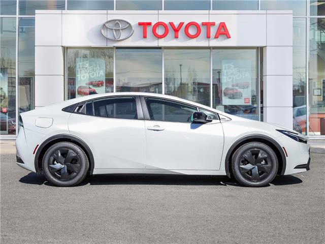2026 Toyota Prius Plug-In Hybrid SE (Stk: T9581) in Welland - Image 3 of 26 2026 Toyota Prius Plug-In Hybrid SE (Stk: T9581) in Welland - Image 3 of 26