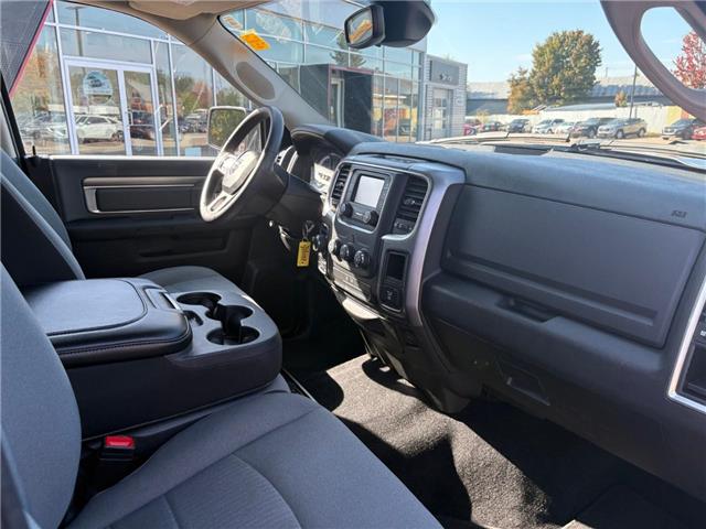 2022 RAM 1500 Classic SLT (Stk: P552) in Pembroke - Image 13 of 18